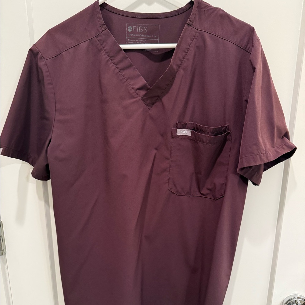 Men’s FIGS tech collection scrub top